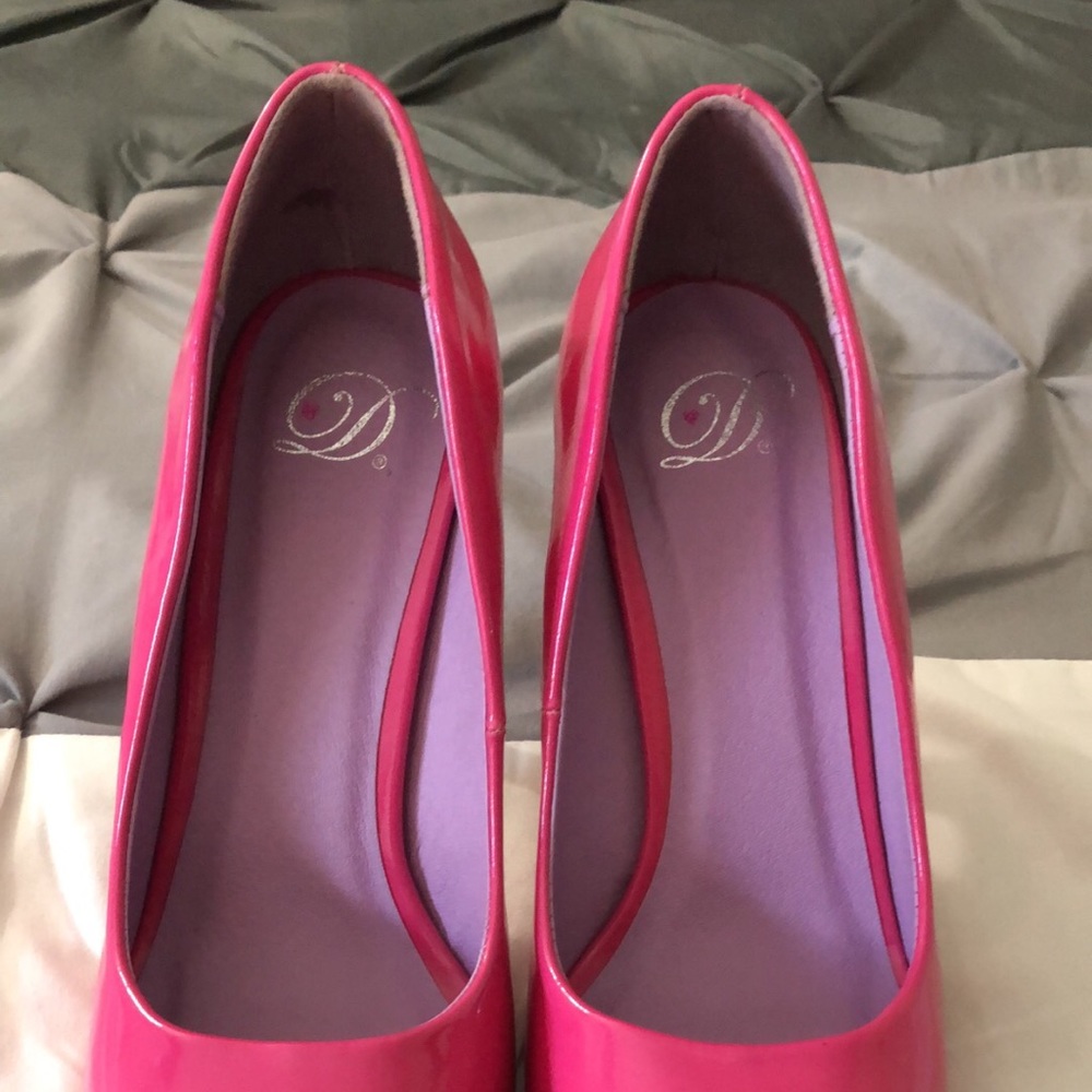 Pink heels - Picture 2 of 4
